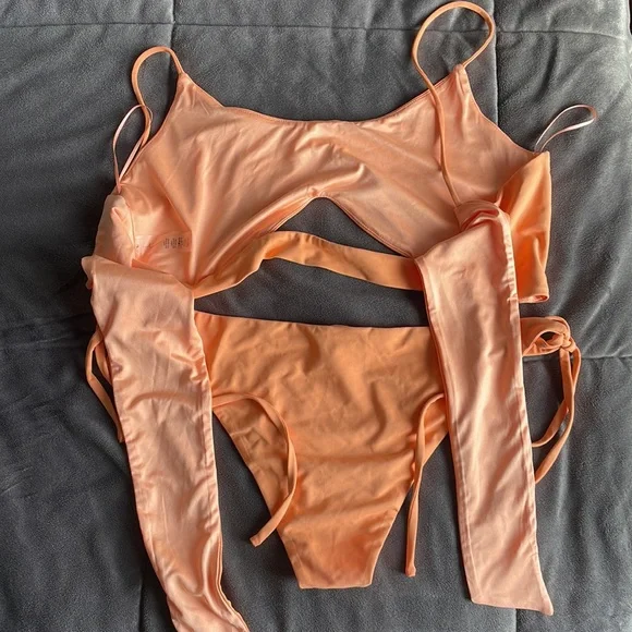 Large orange baiting suit never worn no tags by egreis brand - Picture 8 of 8